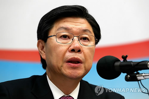 보도·인사 개입 논란으로 안팎으로 사퇴 요구를 받고 있는 길환영 KBS 사장. 연합뉴스