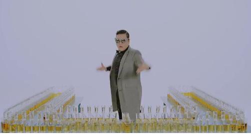 싸이 행오버 뮤직비디오 유튜브 화면 갈무리