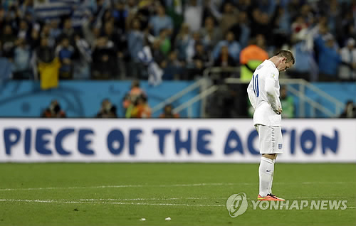 고개숙인 웨인 루니 (AP=연합뉴스)