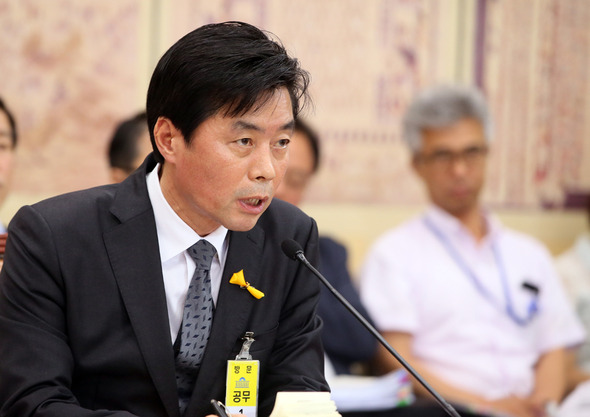 정성근 문화체육관광부 장관 후보자가 10일 국회 교육문화체육관광위원회 인사청문회에서 답변하고 있다. 2014.7.10 / 서울=연합뉴스