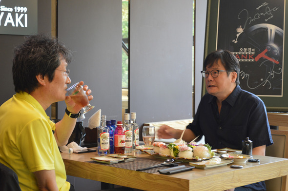 영화인들을 직접 찾아가서 만나 진솔한 얘기를 듣는 프로그램인  ‘크랭크인(人) 시즌 2’가 배우 겸 정치인 문성근을 만났다.