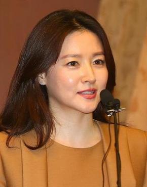 이영애(43)