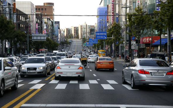 서울시 지방세 고액체납자 458명은 모두 1인당 1대 이상 외제차를 보유하고 있으며, 모두 505대에 이르는 것으로 나타났다. 한겨레21 정용일 기자 yongil@hani.co.kr