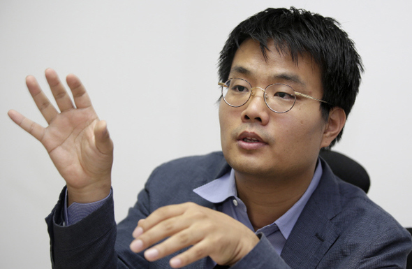 박의규 오픈갤러리 대표가 앞으로의 사업 계획에 대해 설명하고 있다.