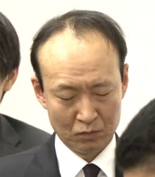 28일 국회 운영위원회 국정감사에 출석한 이재만 청와대 총무비서관이 생각에 잠겨 있다. 제이티비시(JTBC) 화면 갈무리
