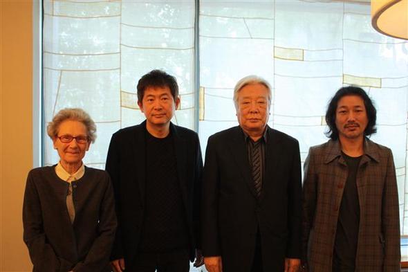 오른쪽부터 시인 박정대, 소설가 김원일, 평론가 남진우, 번역가 엘렌 르브룅.