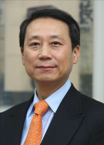 이근면 초대 인사혁신처장 내정자. 한겨레 자료사진