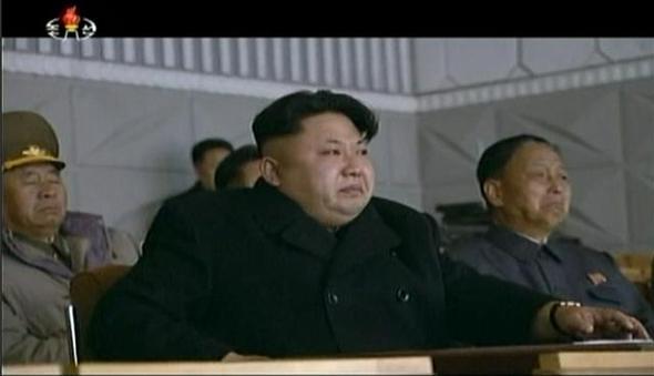 Photo Kim Jong Un Cries While Watching Performance North Korea News The Hankyoreh 