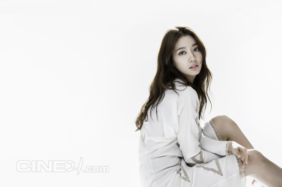 박신혜. 씨네21