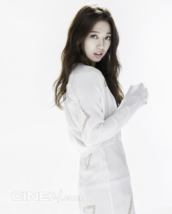 박신혜. 씨네21