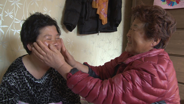 배영옥(가명) 할머니와 딸. 사진 한국해비타트 제공