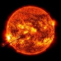 태양 활동 극대기였던 2013년 8월에 태양관측위성(SDO)이 촬영한 태양. NASA