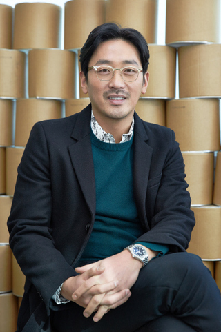 영화 ‘허삼관’ 연출·주연을 같이 맡은 하정우 씨.