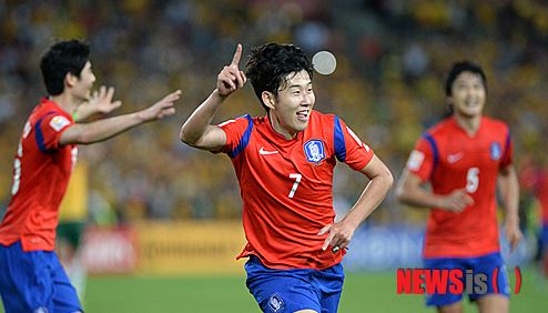 31일(현지시각) 오후 호주 시드니 스타디움 오스트레일리아에서 열린 2015 호주 아시안컵 대한민국과 호주의 결승전 경기에서 한국 손흥민이 후반 골을 넣고 세리머니를 하고 있다. 2015.01.31.