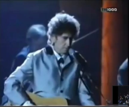 밥 딜런이 1995년 프랭크 시나트라 80살 생일을 맞아 부른 헌정곡 ’레스틀리스 페어웰‘. https://www.youtube.com/watch?v=F44DBpIyAh0