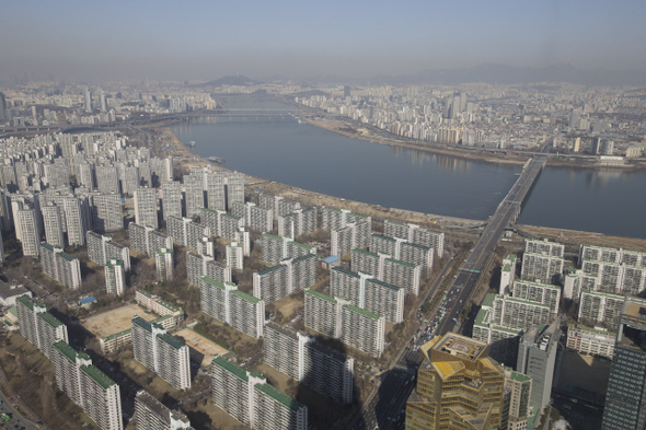 송파구 잠실동 아파트 단지가 보이고 있다. 한겨레 자료사진