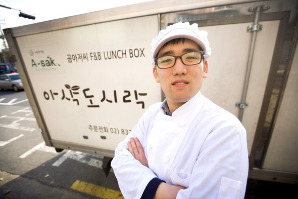 아삭 도시락·케이터링은 음식 전용 차량을 이용해 배달된다. (주)아삭 제공
