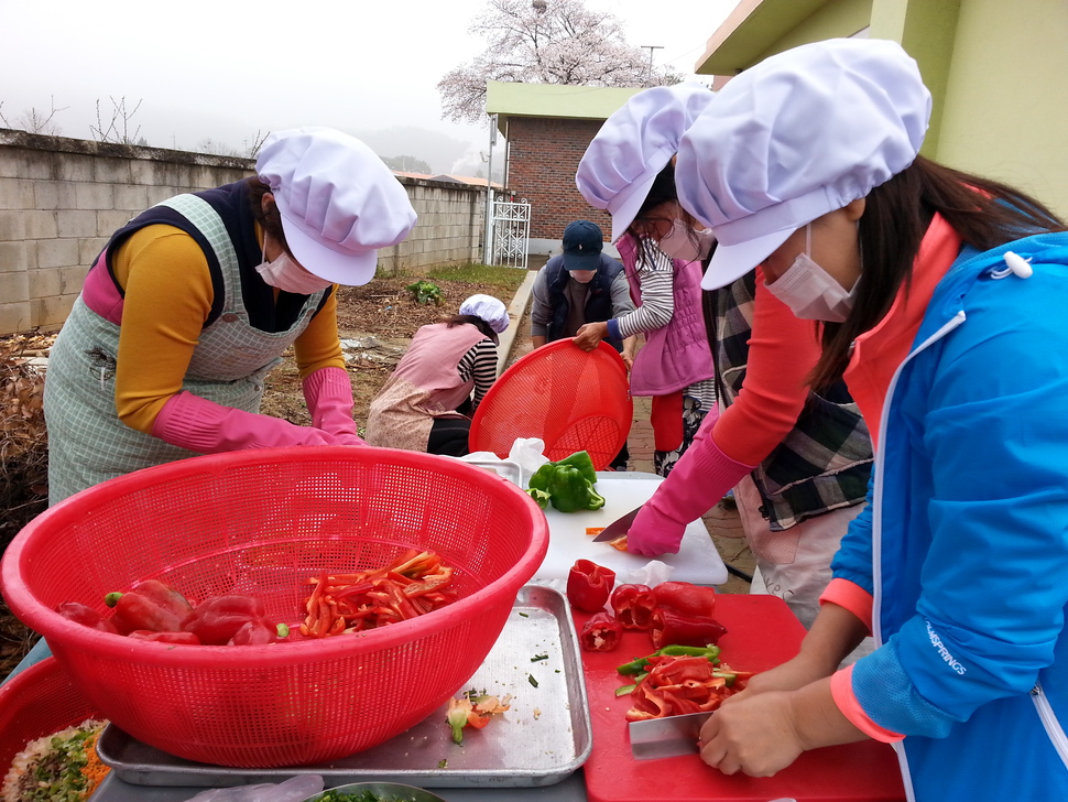 사진이 안보일 때→우측클릭→'사진보기' 클릭, OK. ☞작성: Daum카페: 한국 네티즌본부