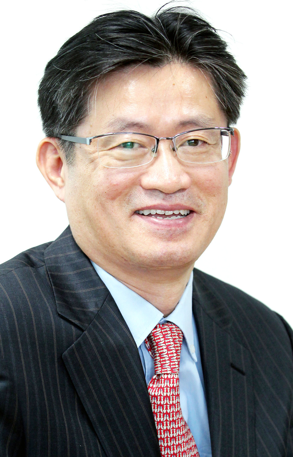 이의춘(54) 현 미디어펜 대표