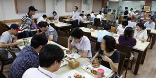 직장인 점심식사. 연합뉴스 자료사진