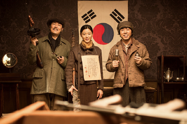 영화 <암살>의 한 장면. 