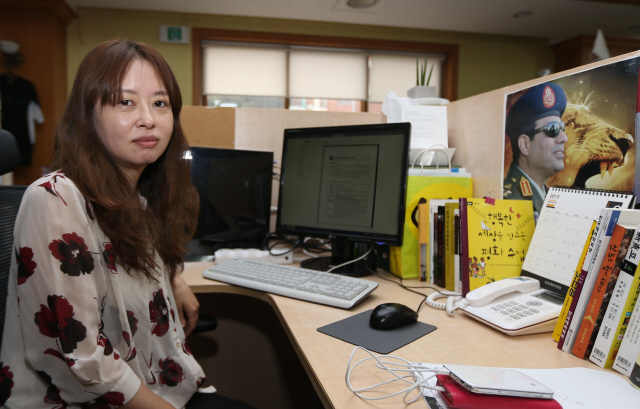 서울 중구 <시사인> 사무실 안에 있는 김 피디의 자리. 김 피디는 2007년 <시사인> 창간 때부터 국제문제 편집위원으로 기사를 쓰고 있다. 강재훈 선임기자