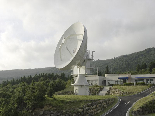 2008년 9월 제주도에 설치된 한국우주전파관측망(KVN)의 21m 전파망원경. 외계 생명체 추적에 전파망원경이 쓰인다.  한국천문연구원 제공