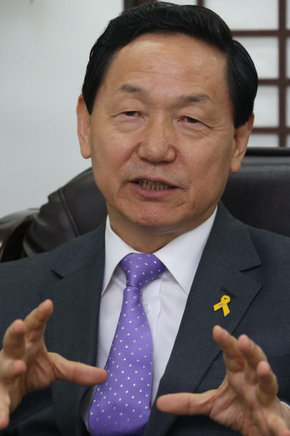 김상곤 새정치 혁신위원장 
