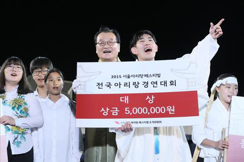 오른쪽이 장성빈군