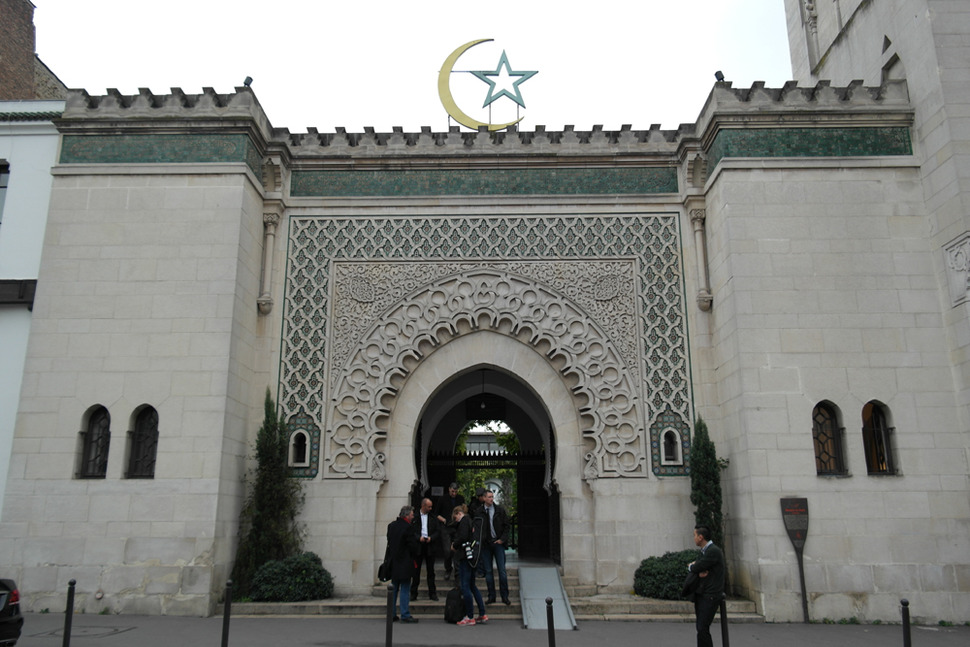 프랑스 최대 이슬람 사원인 ‘라그랑 모스케 드 파리’(La Grande Mosquee de Paris)는 외부인들의 방문을 통제하고 있다. 사진 조일준 기자
