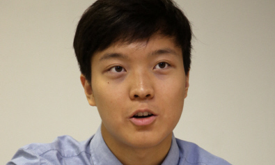 ‘천재소년’ 송유근 학생 신분 유지…법원, 제적 집행정지 결정