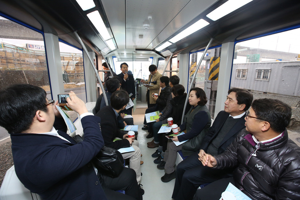 전지 트램 내부 모습. 사진 철도기술연구원 제공