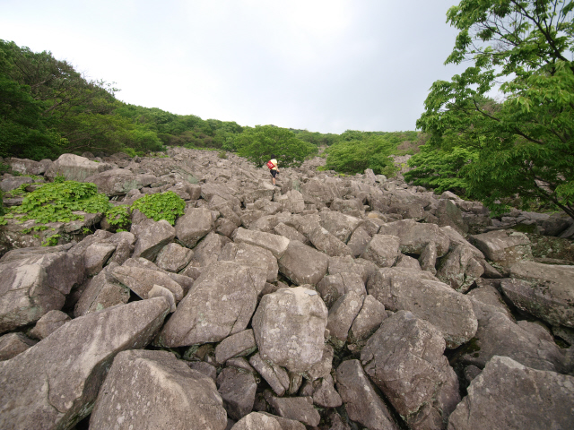 3. 무등산에서 가장 큰 덕산너덜. 주상절리에서 떨어져 나온 바위가 빙하기 때 풍화와 침식을 받아 형성됐다.