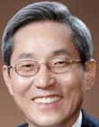 윤종규 KB금융그룹 회장 
“ 리스크 관리 역량을 키우고 자산의 질 개선”