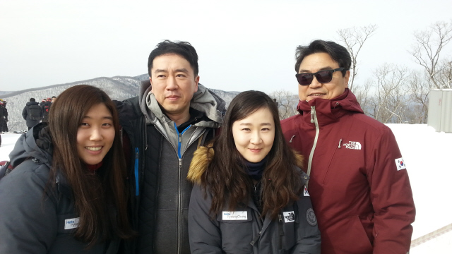 맨 오른쪽이 이영희 시엠오(CMO·최고의료책임자)