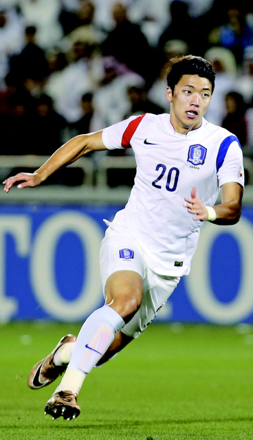 올림픽축구대표팀의 황희찬이 27일(한국시각) 카타르 도하의 알사드 스타디움에서 치러진 카타르와의 4강전에서 그라운드를 질주하고 있다. 도하/연합뉴스