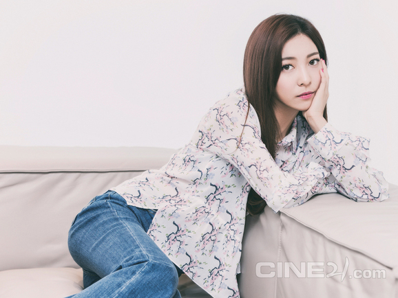 f(x)의 루나. 씨네21