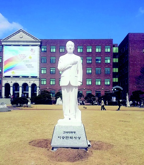 이승만 전 대통령 전신상
