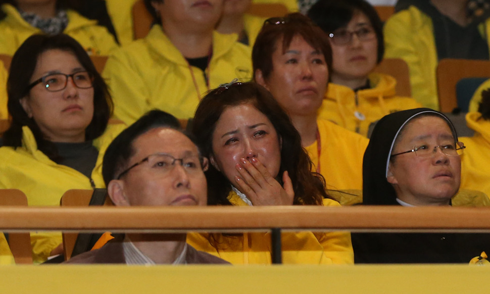 [현장 3신] 이준석 선장 “승객들에게 퇴선 지시했다” 말 바꿔