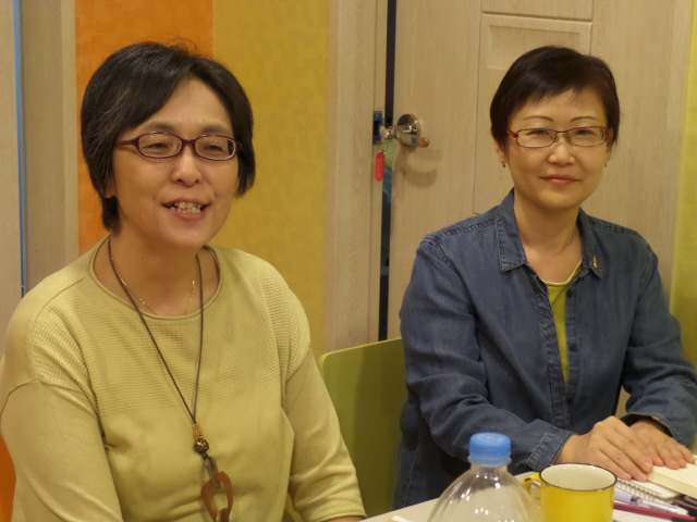 김부자 도쿄외국어대 교수(왼쪽)와 책을 편집한 프리랜서 편집자 오카모토 유카.