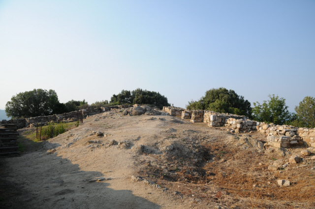 그리스 북부 테살로니키 동쪽에 위치한 고대 그리스 도시이자, 철학자 아리스토텔레스의 고향인 스타게이라 마을의 성벽과 궁전터.