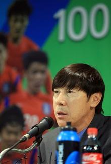 신태용 올림픽축구대표팀 감독이 2016 리우올림픽 개막 100일을 앞두고 26일 오전 서울 신문로 축구회관에서 기자회견을 하고 있다. 한국은 피지, 독일, 멕시코와 C조에 속해 조별리그를 펼쳐 8강 진출을 타진한다.  연합뉴스