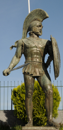 기원전 480년 소규모 군대를 이끌고 테르모필레에서 페르시아의 대군에 맞서 싸우다 전사해 굴복하지 않는 스파르타의 정신을 보여준 레오니다스 왕의 동상.