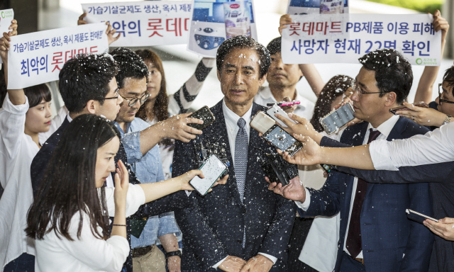‘가습기 살균제 PB상품’ 롯데마트·홈플러스 전 본부장 조사