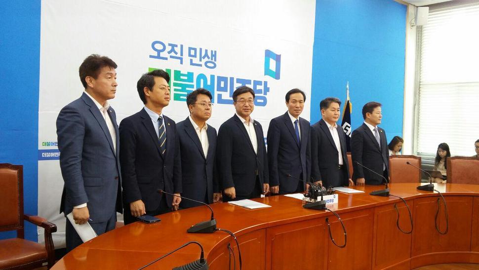 15일 오전 더불어민주당이 국회에서 ‘사드대책위원회’ 1차 회의를 소집했다. 송경화 기자 freehwa@hani.co.kr