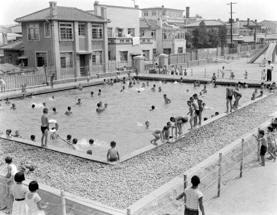 1960년 개장한 어린이 수영장.
