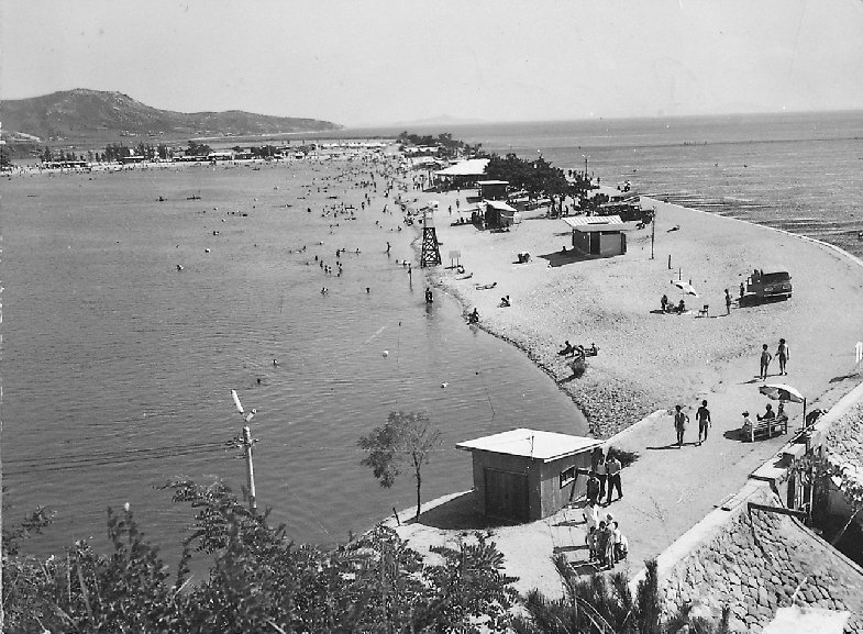 인천시가 소장하고 있는 1960년대 인천 송도해수욕장 사진.