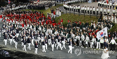 2012년 런던 올림픽 개회식에서 입장하는 한국 선수단. 사진 연합뉴스