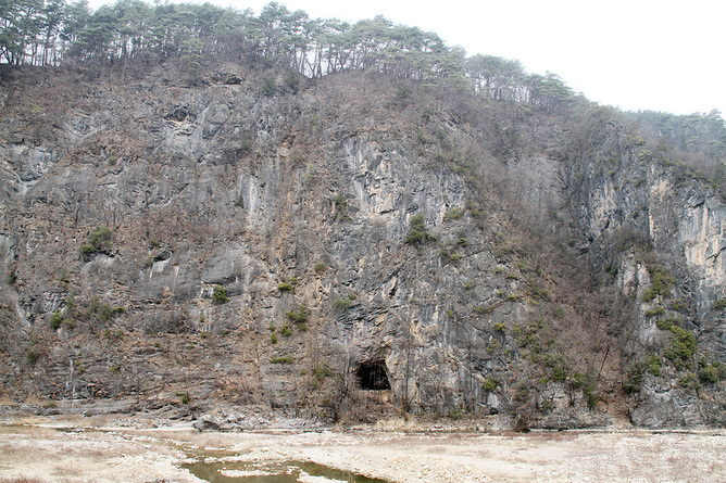 정선 매둔굴 전경