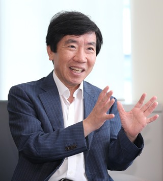 최진수 서울지방국세청 송무국장이 12일 오전 서울 중구 저동 송무국장실에서 인터뷰를 하고 있다. 박종식 기자 anaki@hani.co.kr